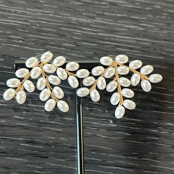 Pearl  statement earrings. GORGEOUS! - Picture 4 of 8